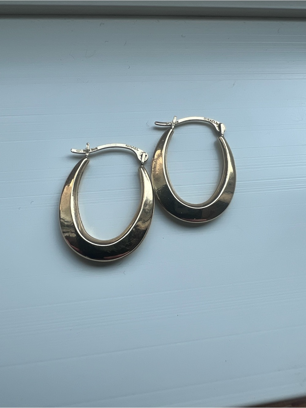 10K yellow gold hoop earrings